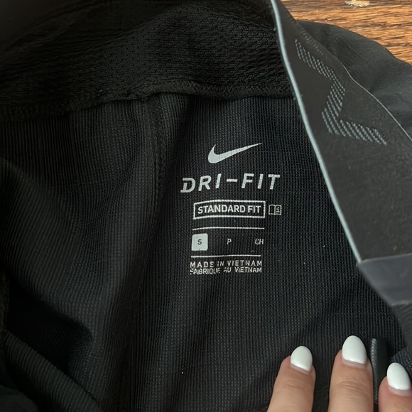 Men’s sized small Nike shorts two pairs - black and grey gently used - Picture 8 of 10